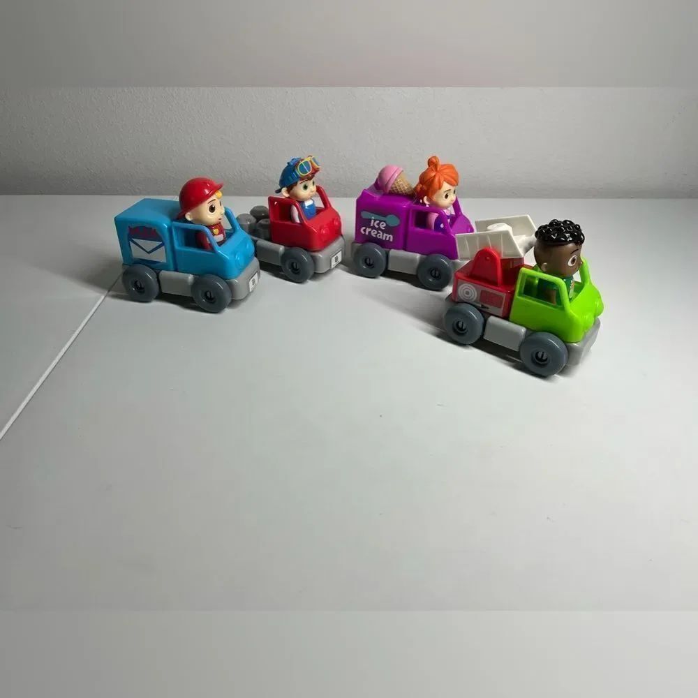 4 COCOMELON Build A Car JJ Fire Truck TOMTOM Dump YOYO Ice Cream CODY Mail Truck